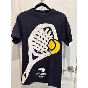 US Open Round 21 Navy Short Sleeve Rally Ready Cotton Tee Men’s Size Small New